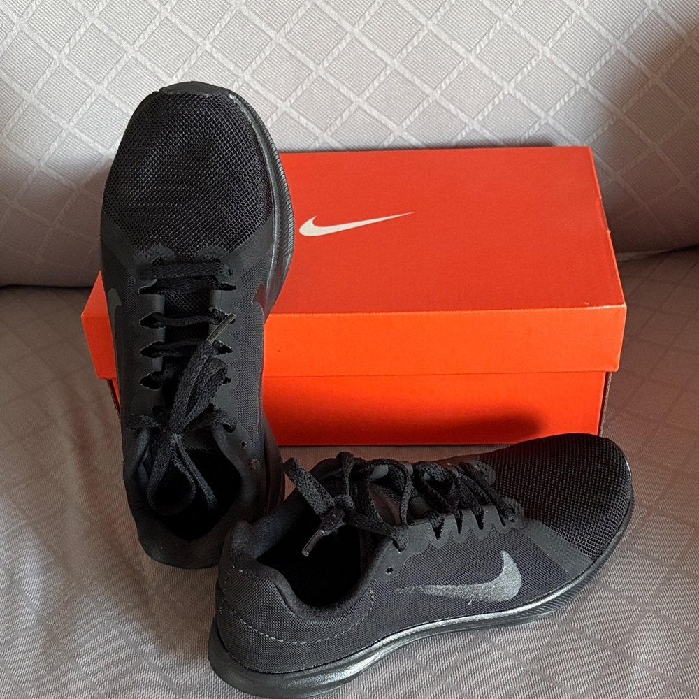 Nike Black Athletic Running Trainer Everyday Sneaker Shoes Unisex Design